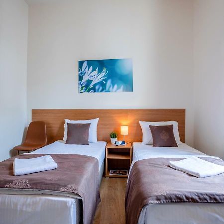 Booking En Suite Βελιγράδι Εξωτερικό φωτογραφία