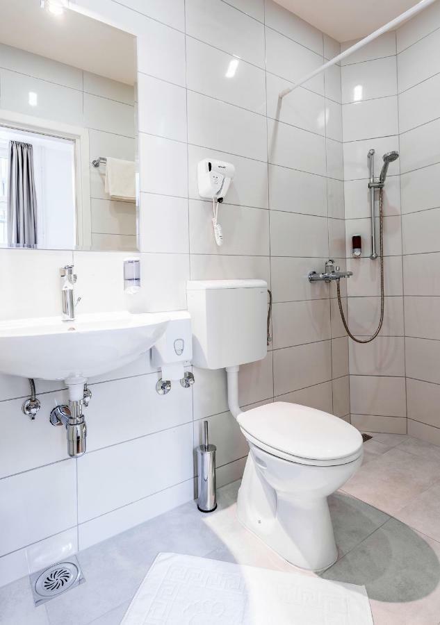Booking En Suite Βελιγράδι Εξωτερικό φωτογραφία