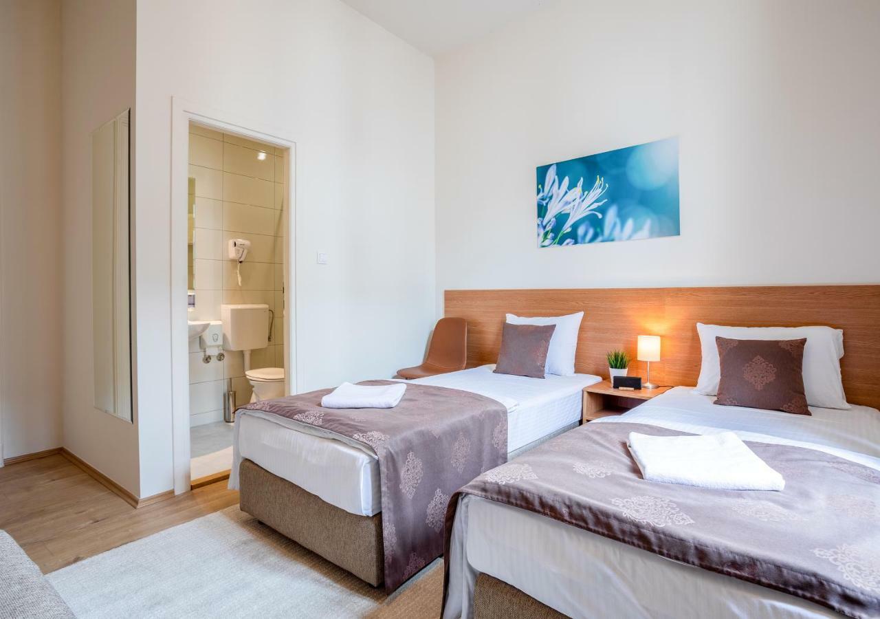 Booking En Suite Βελιγράδι Εξωτερικό φωτογραφία
