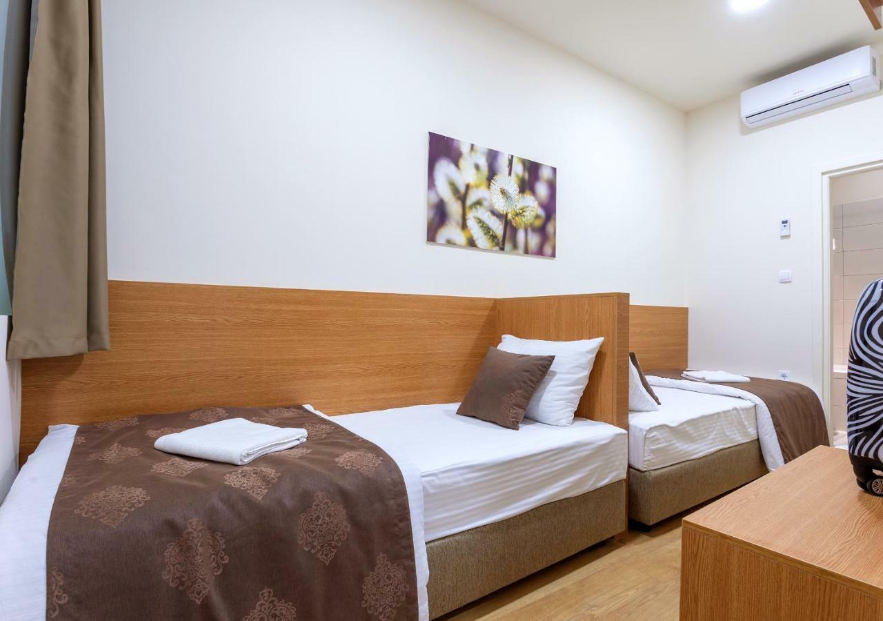 Booking En Suite Βελιγράδι Εξωτερικό φωτογραφία