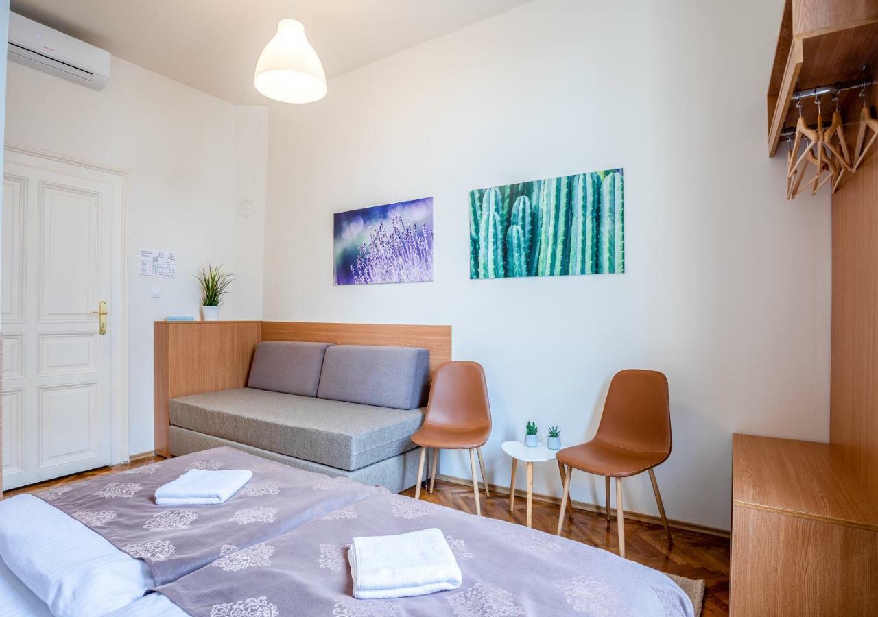 Booking En Suite Βελιγράδι Εξωτερικό φωτογραφία