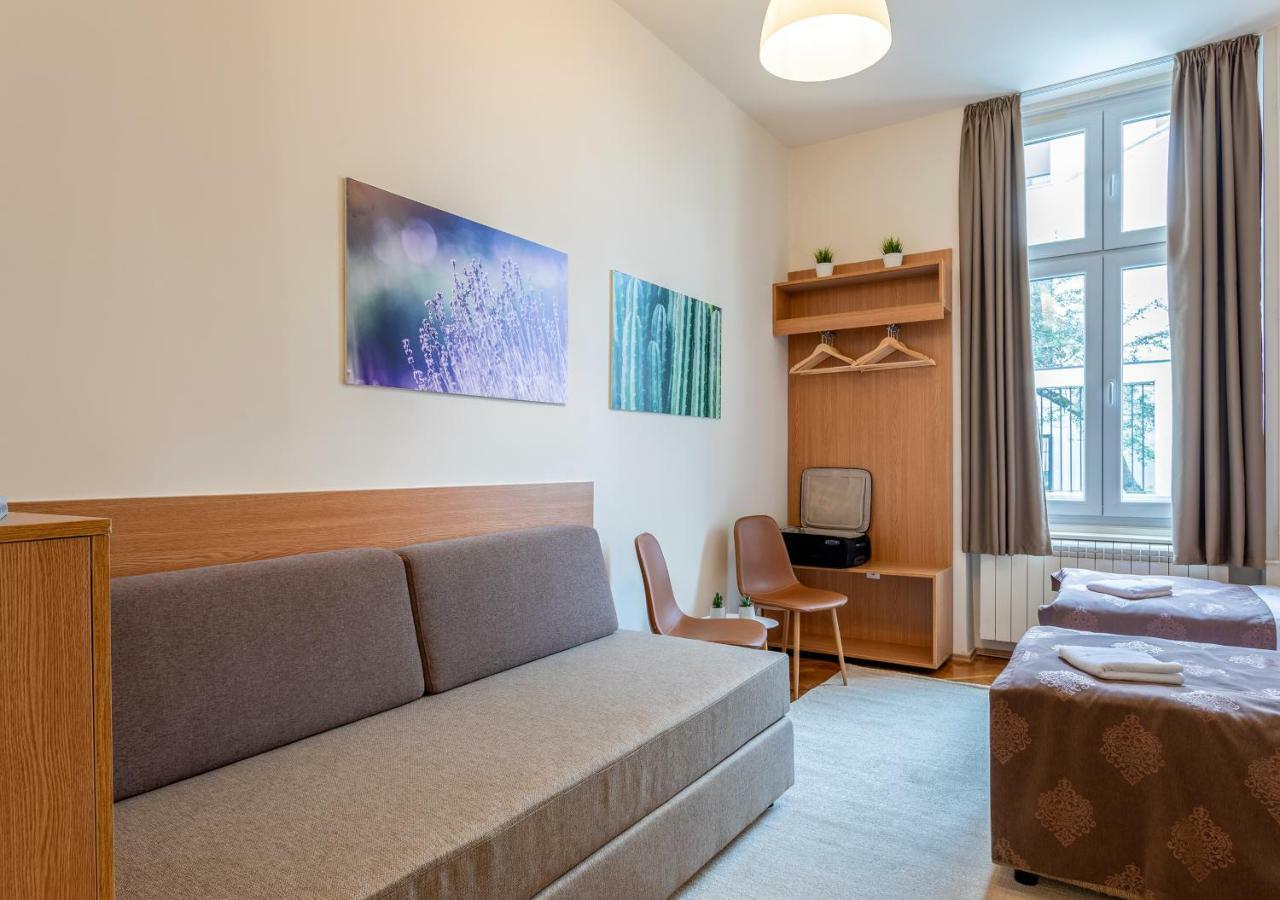 Booking En Suite Βελιγράδι Εξωτερικό φωτογραφία
